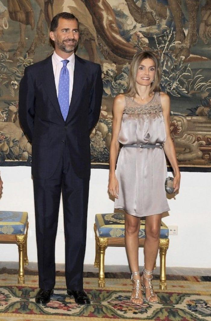 Letizia en Mallorca: traición del maquillaje y mini 'encubierta' en la recepción del Palacio de la Almudaina de 2012 (FOTOS)