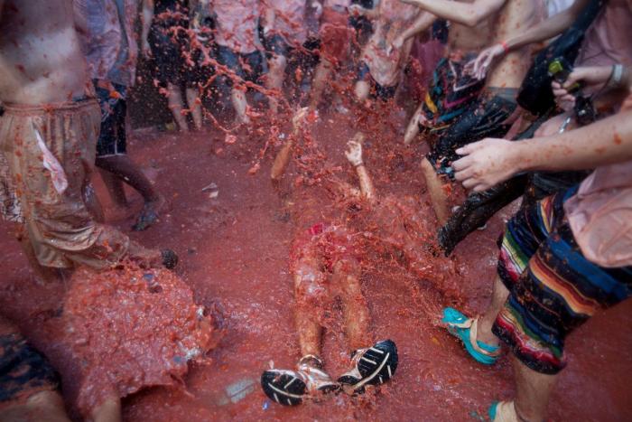 Precio Tomatina: si quieres que te lancen tomates en Buñol tendrás que pagar 10 euros (FOTOS)