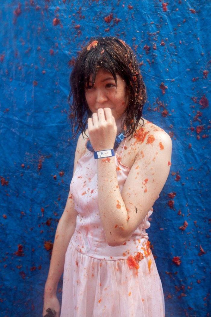 Precio Tomatina: si quieres que te lancen tomates en Buñol tendrás que pagar 10 euros (FOTOS)