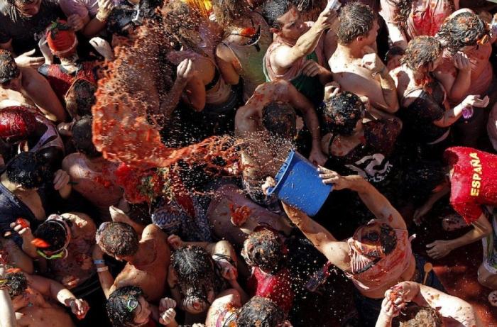 Precio Tomatina: si quieres que te lancen tomates en Buñol tendrás que pagar 10 euros (FOTOS)