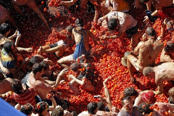 Precio Tomatina: si quieres que te lancen tomates en Buñol tendrás que pagar 10 euros (FOTOS)