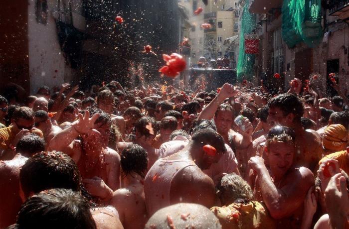 Precio Tomatina: si quieres que te lancen tomates en Buñol tendrás que pagar 10 euros (FOTOS)