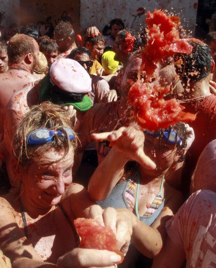 Precio Tomatina: si quieres que te lancen tomates en Buñol tendrás que pagar 10 euros (FOTOS)