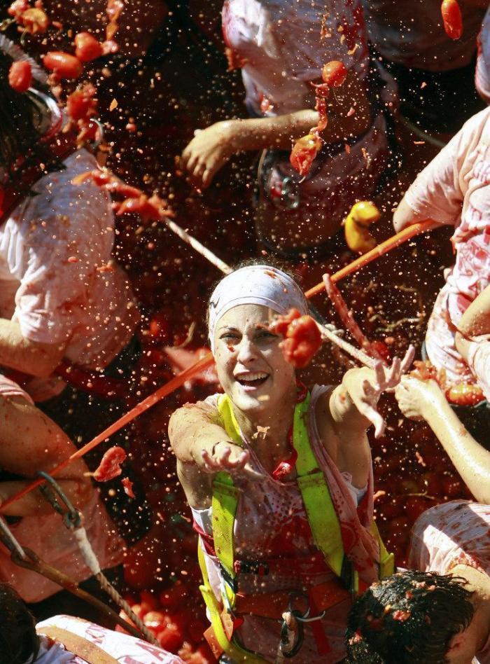 Precio Tomatina: si quieres que te lancen tomates en Buñol tendrás que pagar 10 euros (FOTOS)