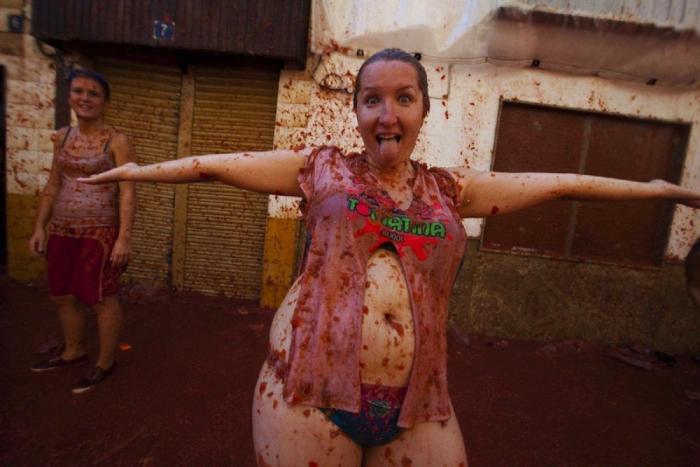 Precio Tomatina: si quieres que te lancen tomates en Buñol tendrás que pagar 10 euros (FOTOS)