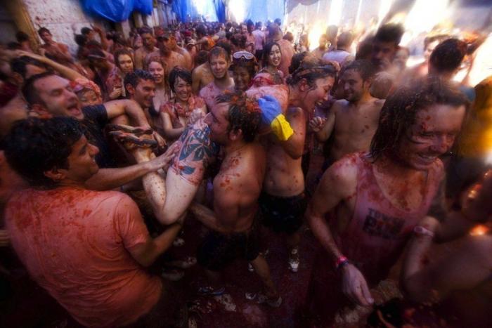 Precio Tomatina: si quieres que te lancen tomates en Buñol tendrás que pagar 10 euros (FOTOS)