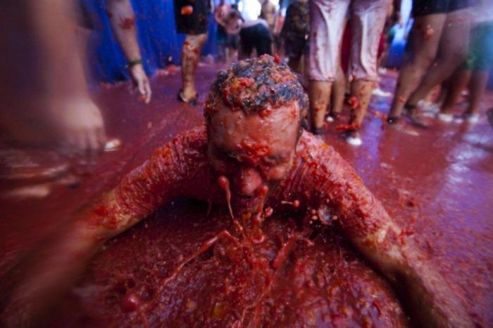 Precio Tomatina: si quieres que te lancen tomates en Buñol tendrás que pagar 10 euros (FOTOS)