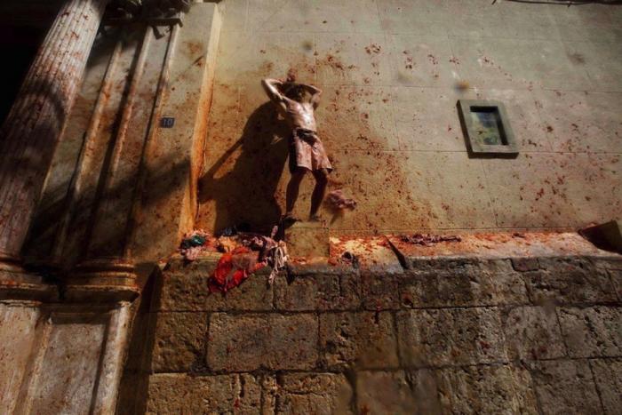 Precio Tomatina: si quieres que te lancen tomates en Buñol tendrás que pagar 10 euros (FOTOS)