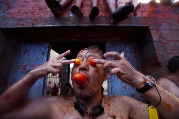Precio Tomatina: si quieres que te lancen tomates en Buñol tendrás que pagar 10 euros (FOTOS)
