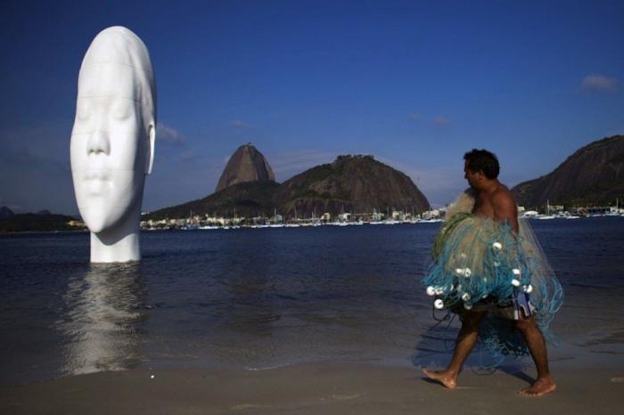 Jaume Plensa: nueva escultura en una playa de Río, en Brasil (FOTOS)