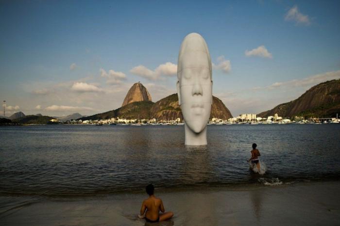 Jaume Plensa: nueva escultura en una playa de Río, en Brasil (FOTOS)