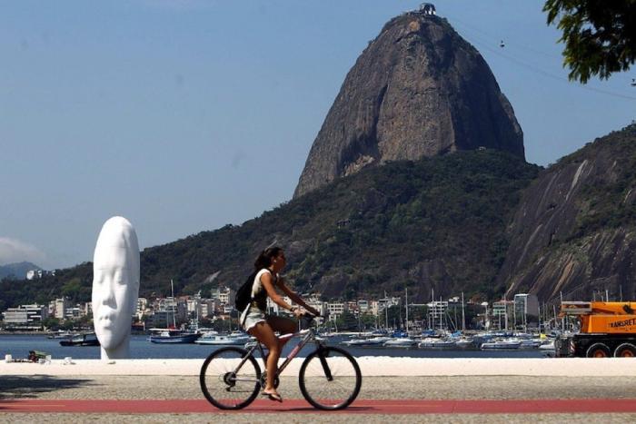 Jaume Plensa: nueva escultura en una playa de Río, en Brasil (FOTOS)