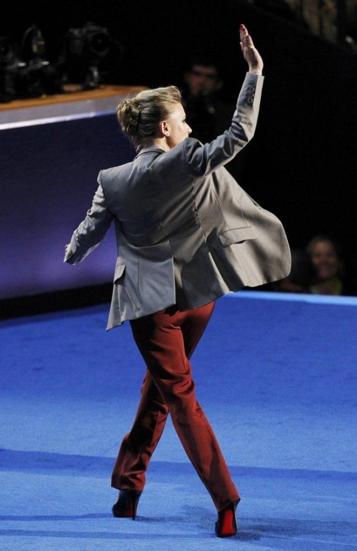 Scarlett Johansson en la convención demócrata: breve, concreta y sobre la abstención (FOTOS)