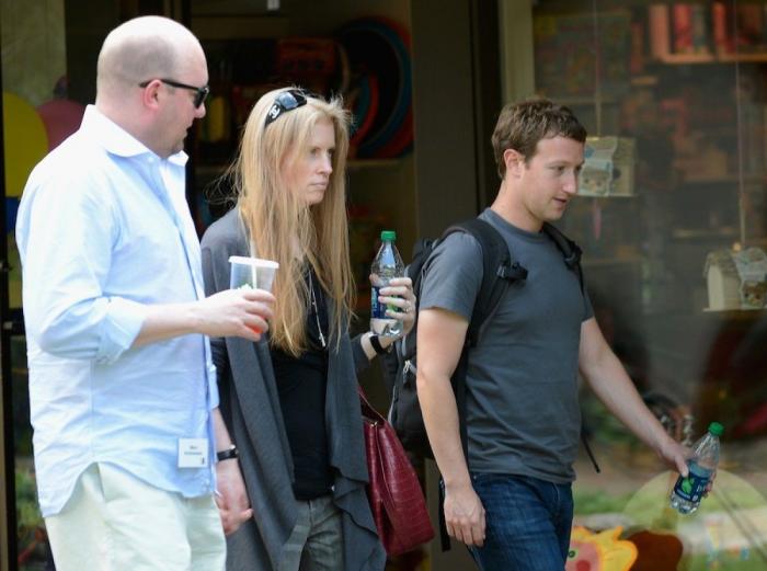 Sun Valley 2012: los millonarios de la comunicación se ponen sus mejores camisetas (FOTOS)