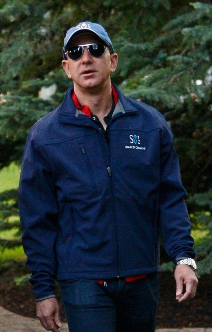 Sun Valley 2012: los millonarios de la comunicación se ponen sus mejores camisetas (FOTOS)