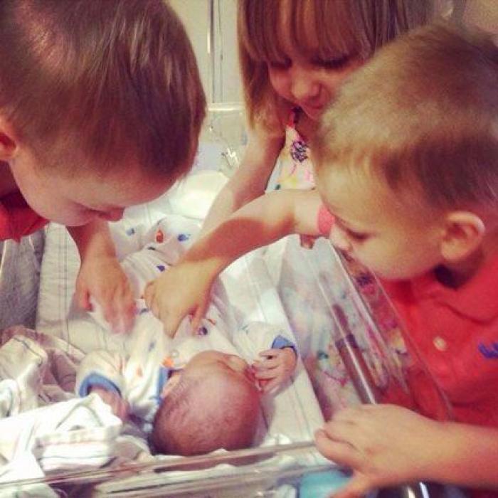 La viral emoción de un niño al saber que va a tener un hermanito