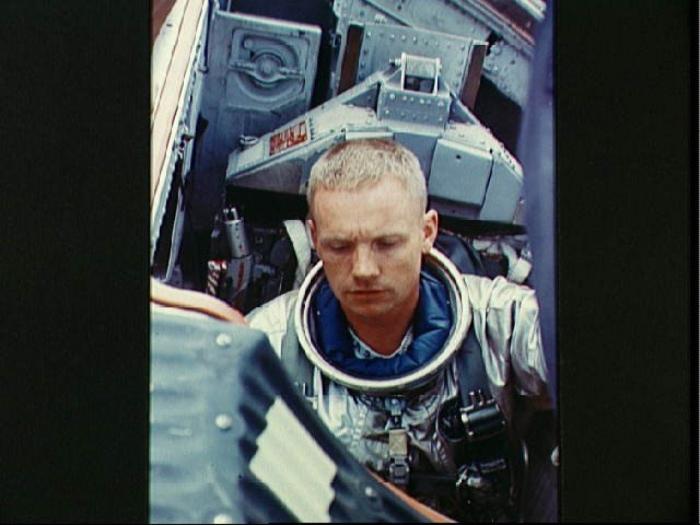 Muerte de Neil Armstrong: ¿Lance Armstrong? ¿Neil Young? ¿Quién se murió? (FOTOS, TUITS)