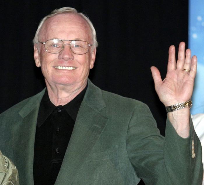 Muerte de Neil Armstrong: ¿Lance Armstrong? ¿Neil Young? ¿Quién se murió? (FOTOS, TUITS)