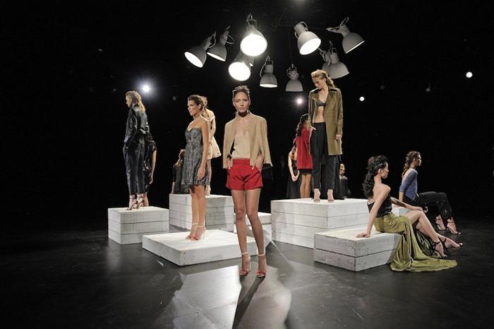 La ropa de Katie Holmes: diseñadora de estreno en la Semana de la Moda de Nueva York (FOTOS)