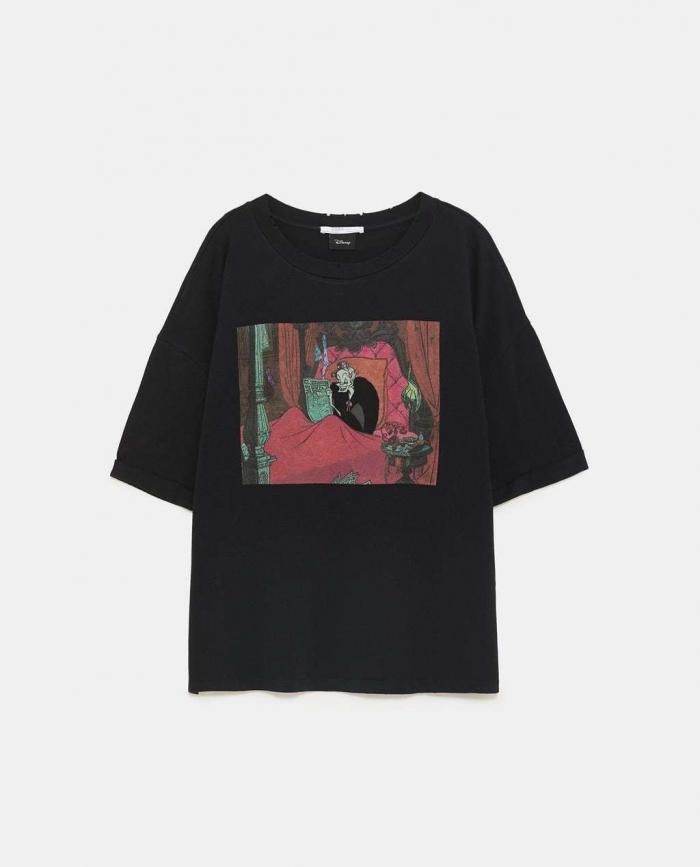 Zara quiere que te olvides de las rebajas con estas camisetas de 'Friends', Almodóvar y Disney