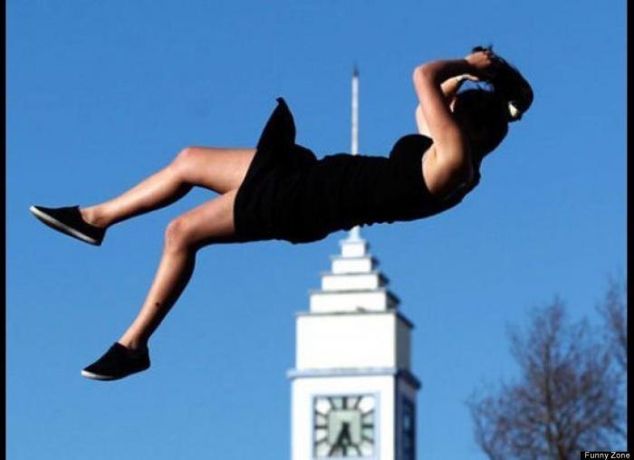 Rajoy coronado, El Rey León y otras fotos en el momento preciso