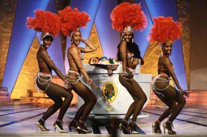 David Cantero sorprende a Isabel Jiménez con lo que hizo al final del informativo de Telecinco