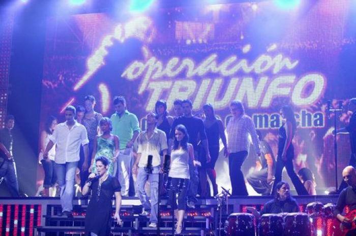 David Cantero sorprende a Isabel Jiménez con lo que hizo al final del informativo de Telecinco