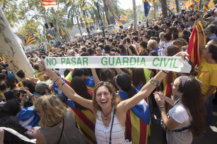 "Con Franco esto sí pasaba": segunda concentración y 'cacerolada' en Cataluña tras la operación contra el 1-O