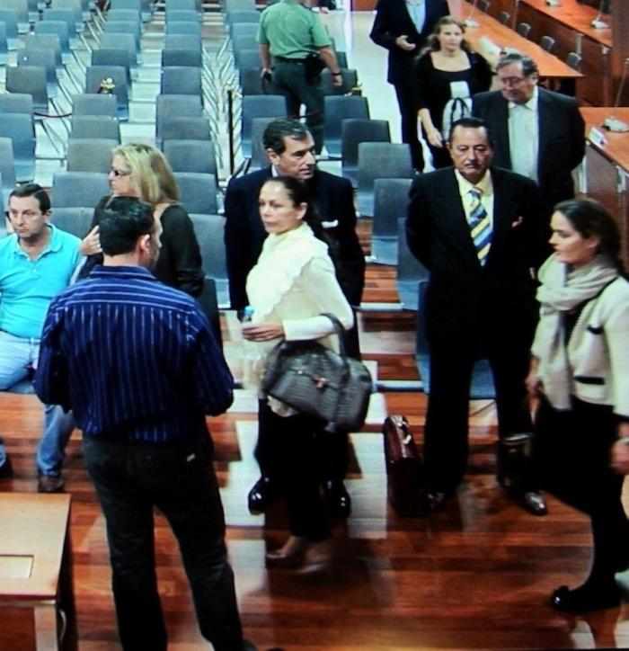 Julián Muñoz: "Soy un humilde camarero, que firmó todo sin dinero a cambio"