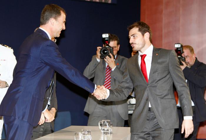 Bob Pop firma la reacción más difundida (y demoledora) sobre los tuits de Casillas y Puyol