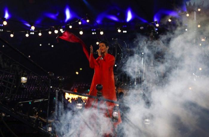 Rihanna: tatuaje en el pecho de la Diosa Isis en homenaje a su abuela (FOTOS)