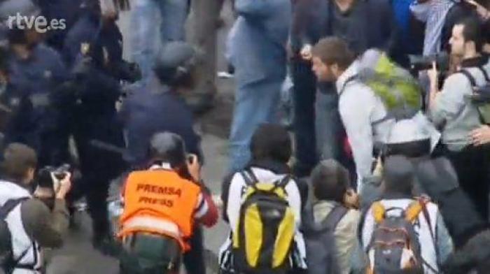 25-S: El ministro del Interior felicita a la Policía por su actuación frente al Congreso (FOTOS, VÍDEOS, AUDIOS)