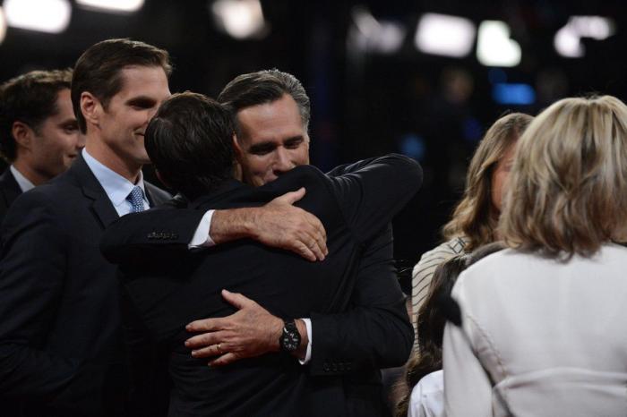 Así son los debates en EEUU: con preguntas y derecho a revisar si el candidato lleva 'chuletas'