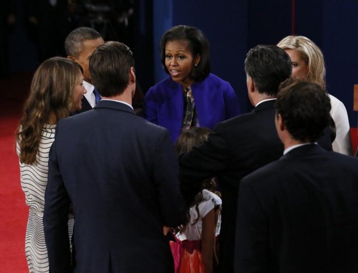 Así son los debates en EEUU: con preguntas y derecho a revisar si el candidato lleva 'chuletas'