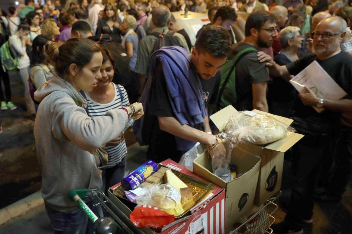 Punset, tras votar: "La democracia es imparable"