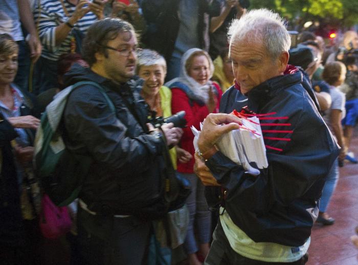 Punset, tras votar: "La democracia es imparable"