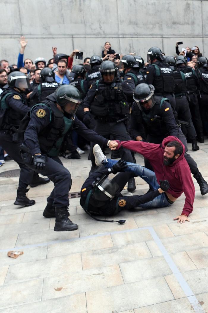 Punset, tras votar: "La democracia es imparable"