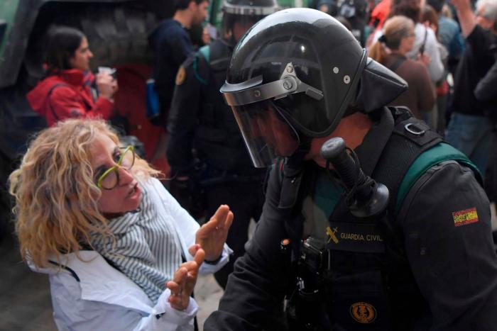 Punset, tras votar: "La democracia es imparable"