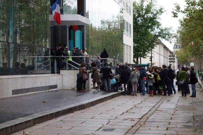 Bebés 'abandonados' protestan por plazas en las guarderías francesas (FOTOS)