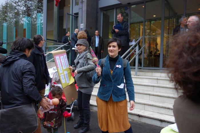 Bebés 'abandonados' protestan por plazas en las guarderías francesas (FOTOS)