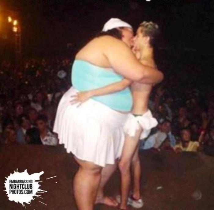 Embarrassing Nightclub Photos: las peores fotos de anoche (FOTOS)