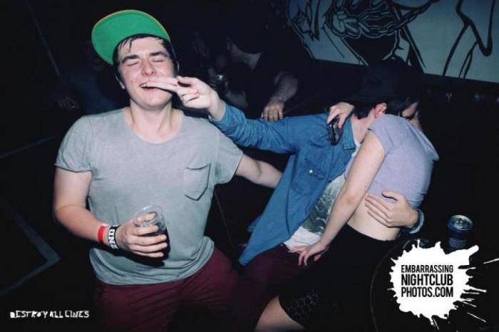 Embarrassing Nightclub Photos: las peores fotos de anoche (FOTOS)