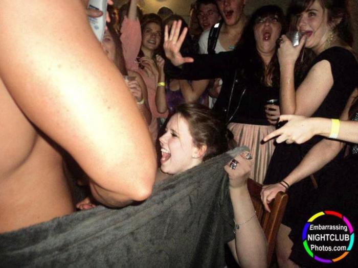 Embarrassing Nightclub Photos: las peores fotos de anoche (FOTOS)