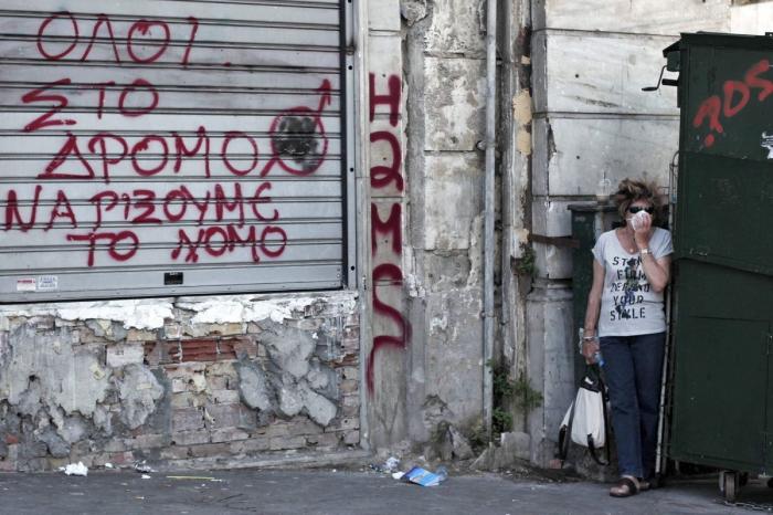 Huelga general en Grecia: Un muerto en las manifestaciones que colapsan Atenas (FOTOS)