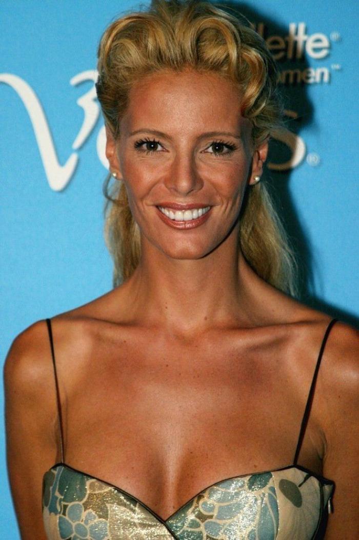 El director de 'Marca' pide a Paula Vázquez que deje de "hacer el ridículo" tras criticar su portada sobre Mireia