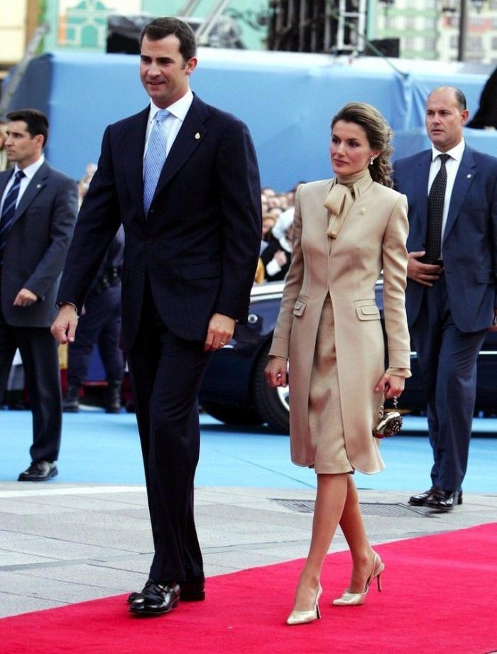 Vestido de Letizia en los Premios Príncipe de Asturias 2012 y repaso a sus 'looks' en las ediciones anteriores (FOTOS)