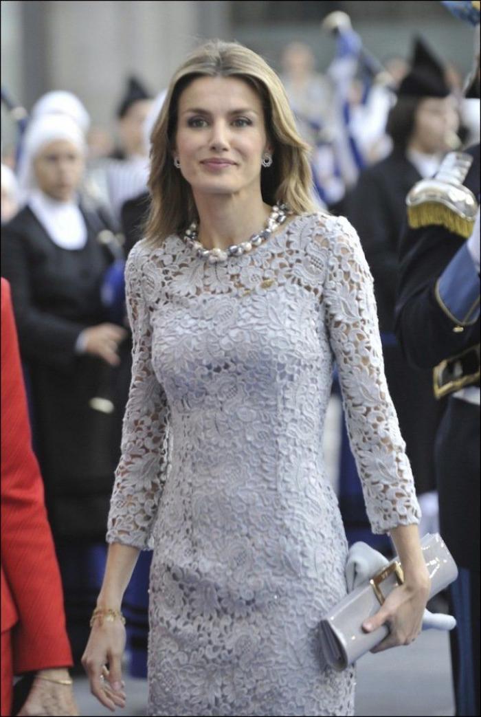 Vestido de Letizia en los Premios Príncipe de Asturias 2012 y repaso a sus 'looks' en las ediciones anteriores (FOTOS)