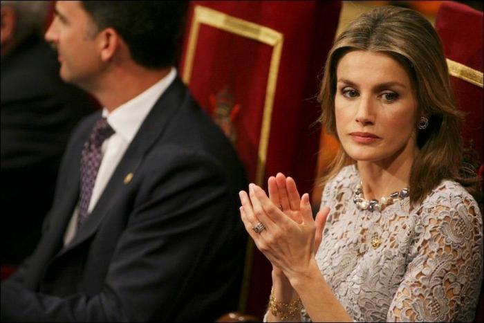 Vestido de Letizia en los Premios Príncipe de Asturias 2012 y repaso a sus 'looks' en las ediciones anteriores (FOTOS)