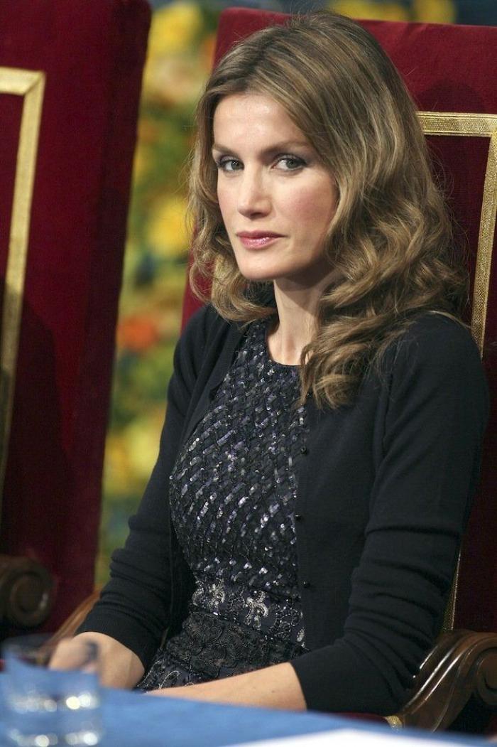 Vestido de Letizia en los Premios Príncipe de Asturias 2012 y repaso a sus 'looks' en las ediciones anteriores (FOTOS)