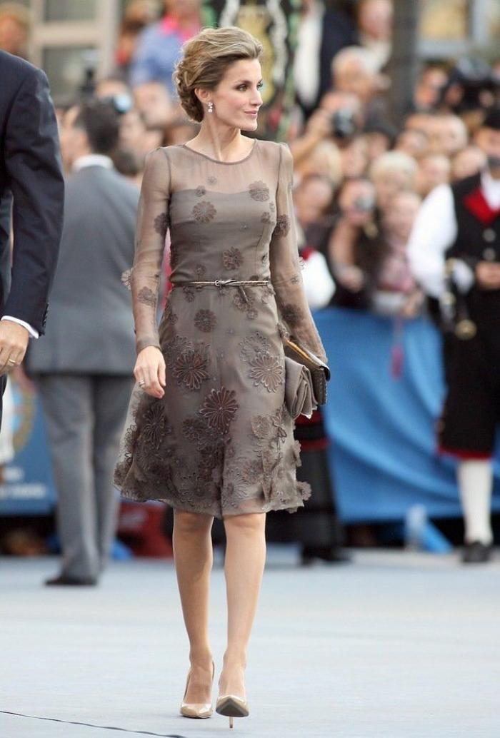 Vestido de Letizia en los Premios Príncipe de Asturias 2012 y repaso a sus 'looks' en las ediciones anteriores (FOTOS)
